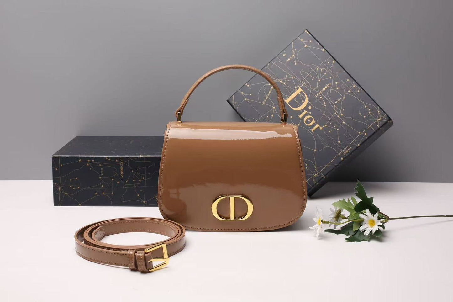 DIOR